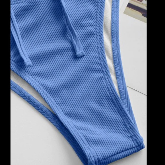 Zaful high cut frilled bandeau ribbed bikini set - Picture 4 of 5